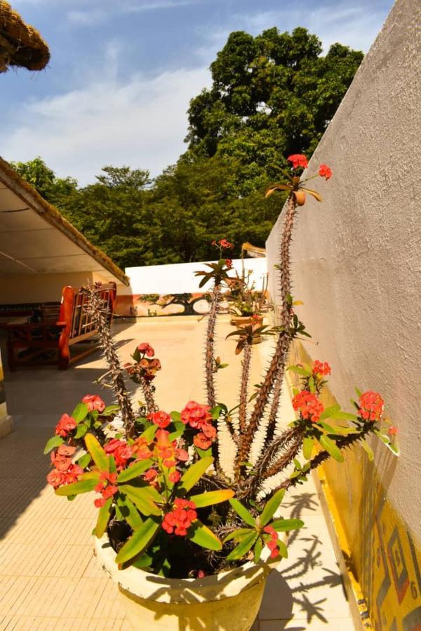 Casa Hotel Sinkiling Gambia Serrekunda Exteriér fotografie