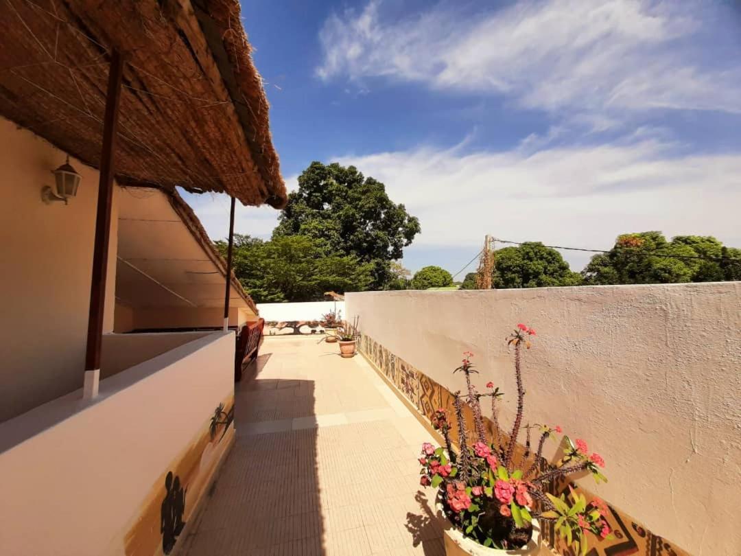 Casa Hotel Sinkiling Gambia Serrekunda Exteriér fotografie