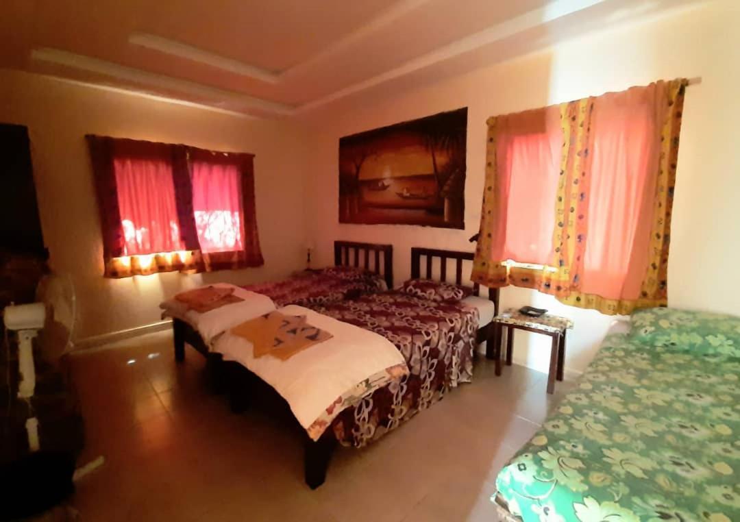 Casa Hotel Sinkiling Gambia Serrekunda Exteriér fotografie