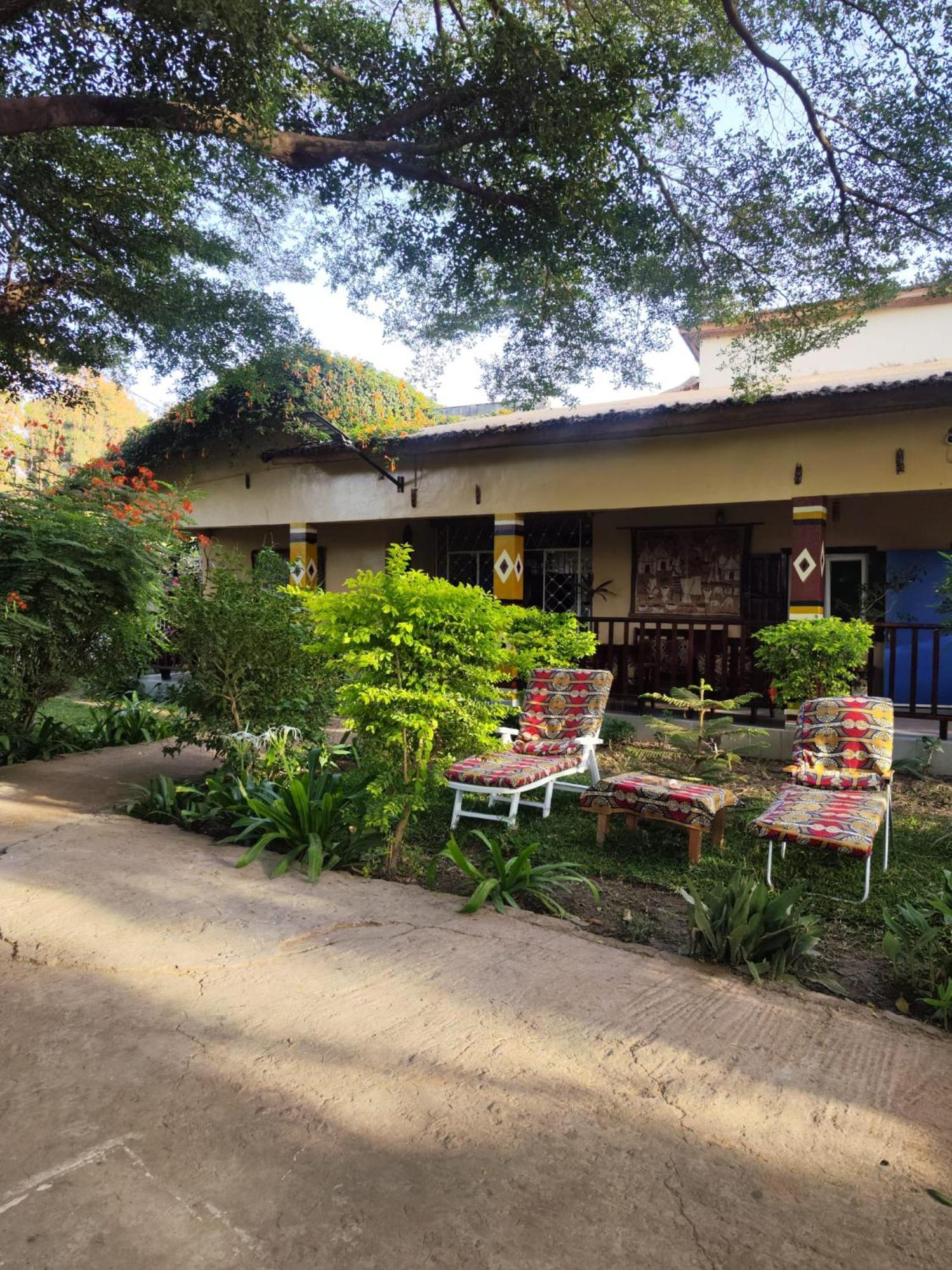 Casa Hotel Sinkiling Gambia Serrekunda Exteriér fotografie